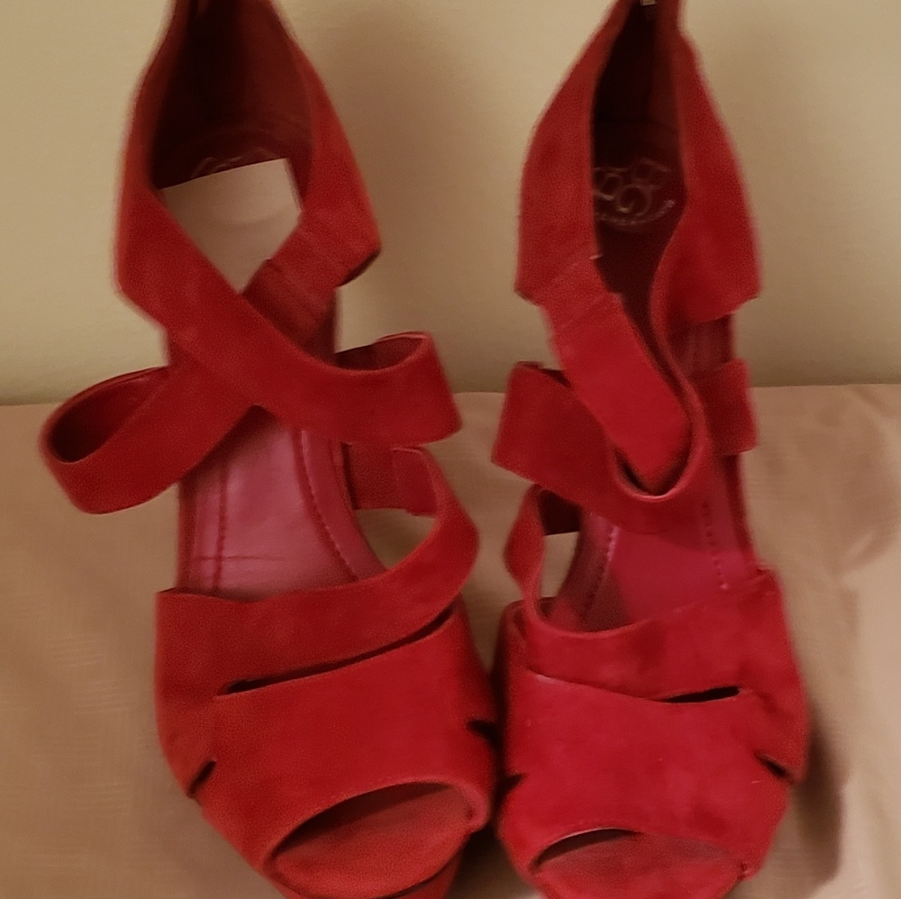 Heels - Picture 2 of 4